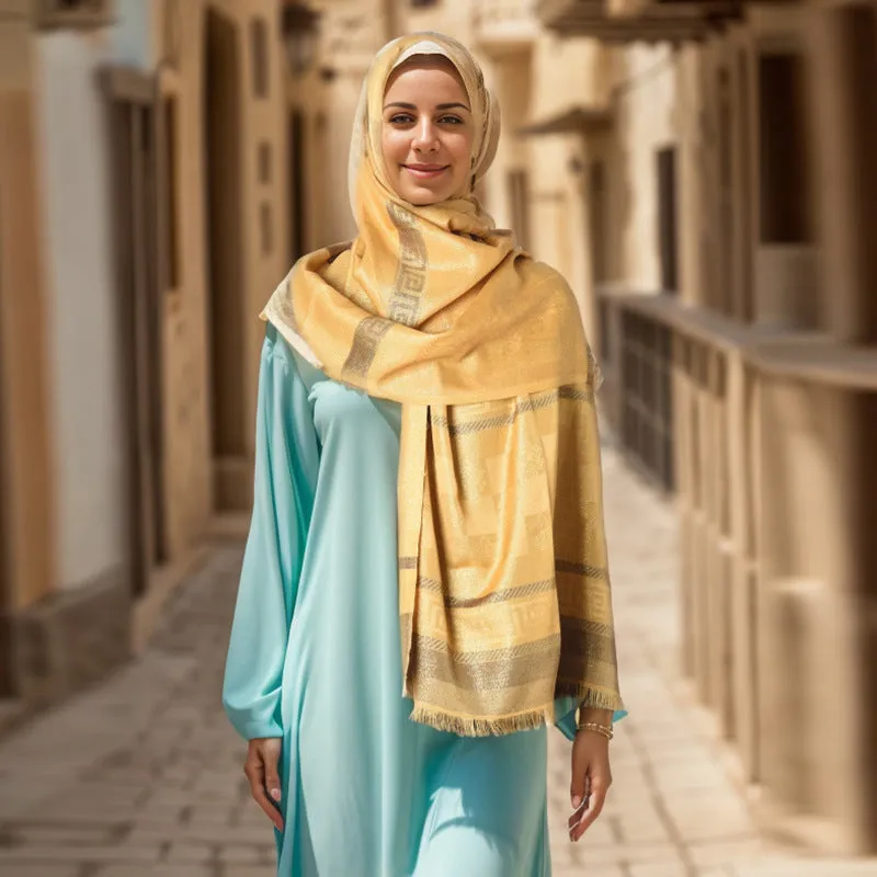 03-16   Hot Selling Turkish Headscarf Travel High-end Sunscreen Shawl Casual Scarf