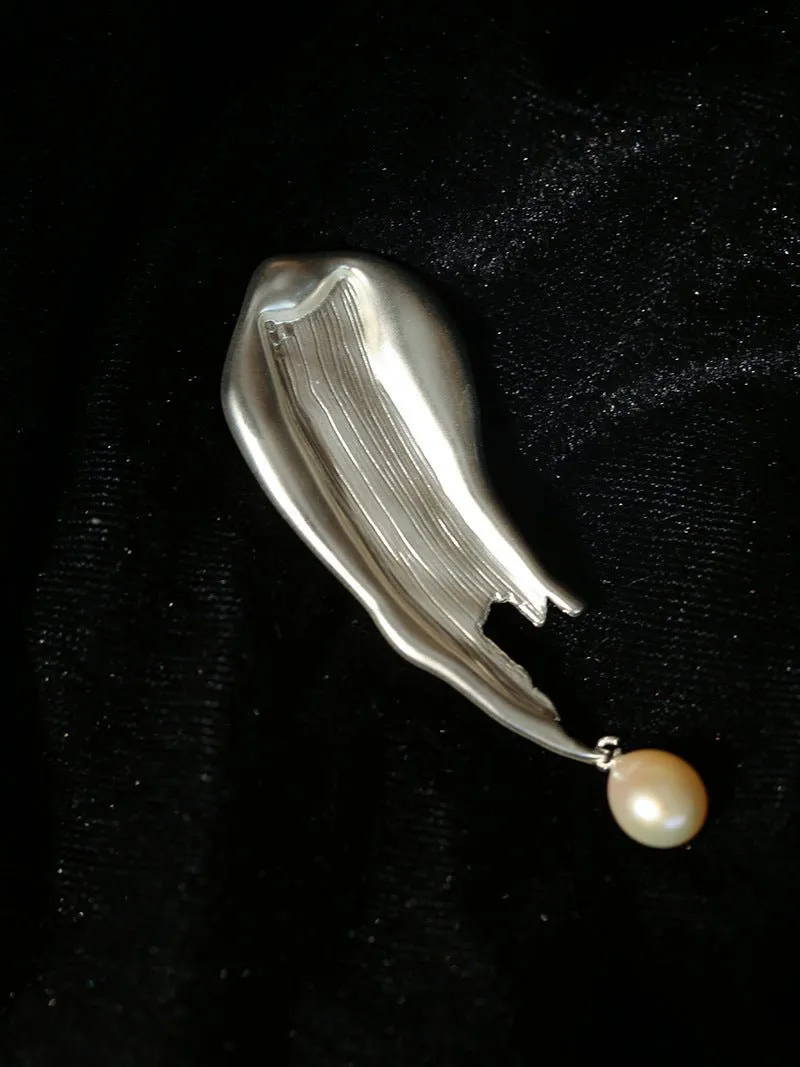 Brushstroke Pearl Brooch