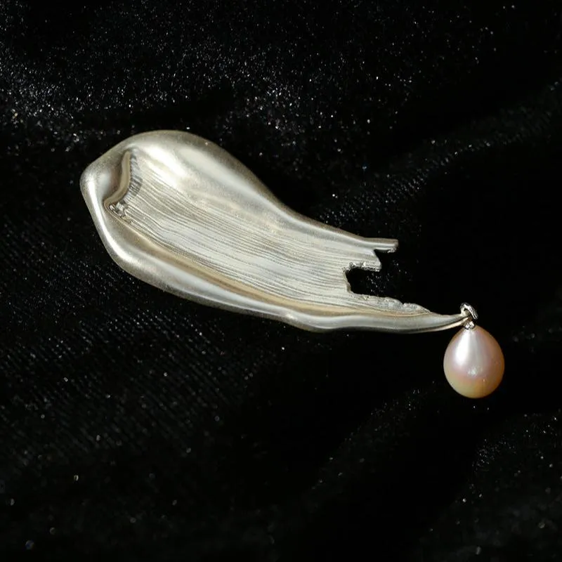 Brushstroke Pearl Brooch