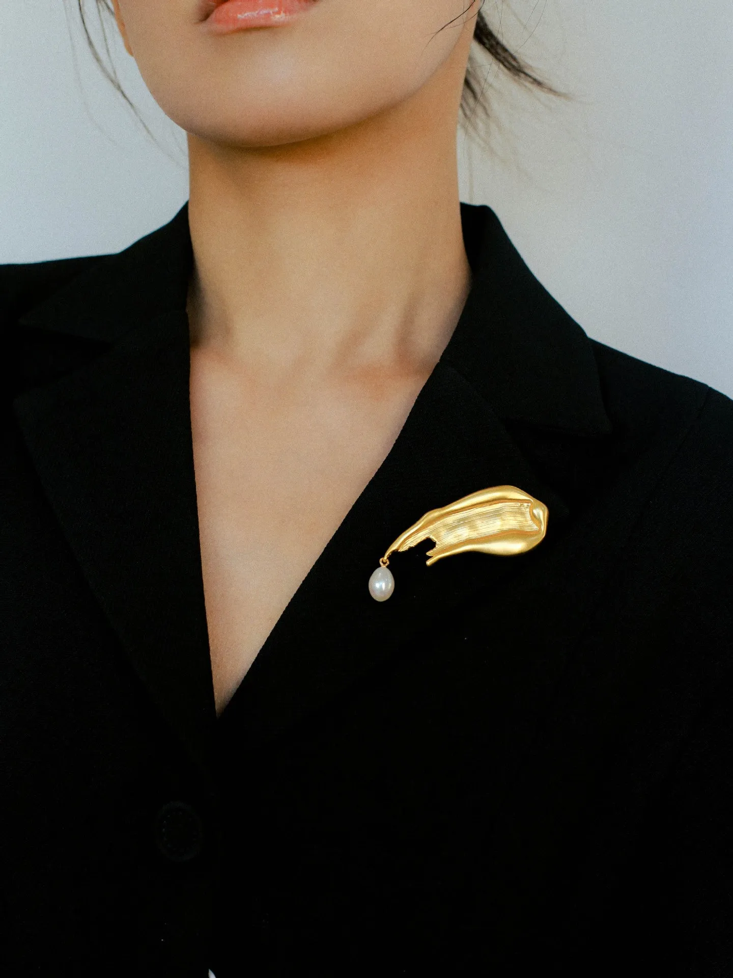 Brushstroke Pearl Brooch