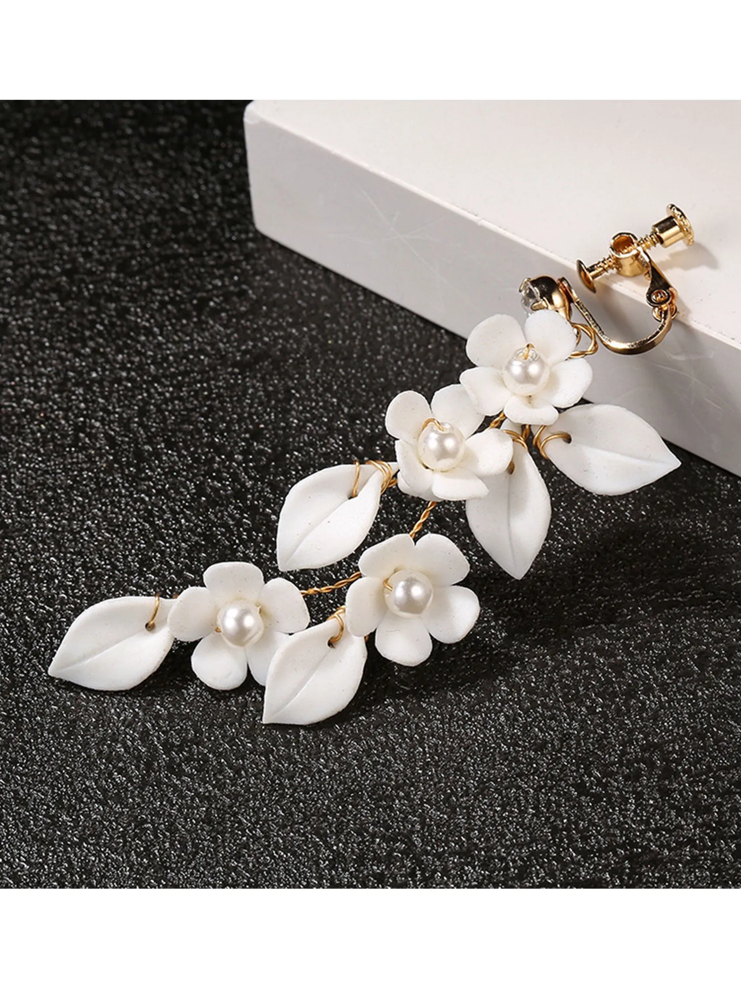 Ceramic Flower Ear Clip
