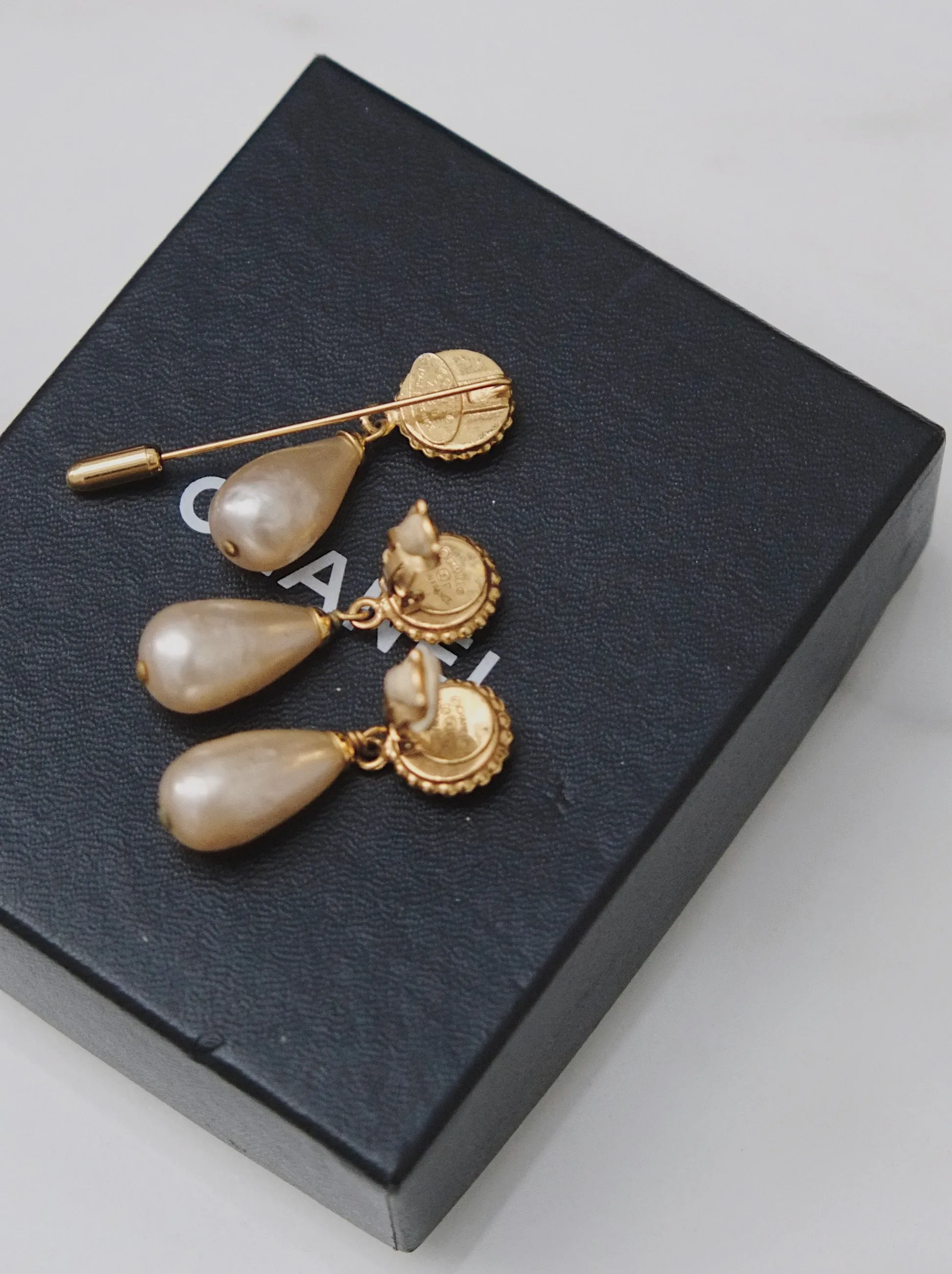 CHANEL clover with pearl drops earrings and pin (vintage)