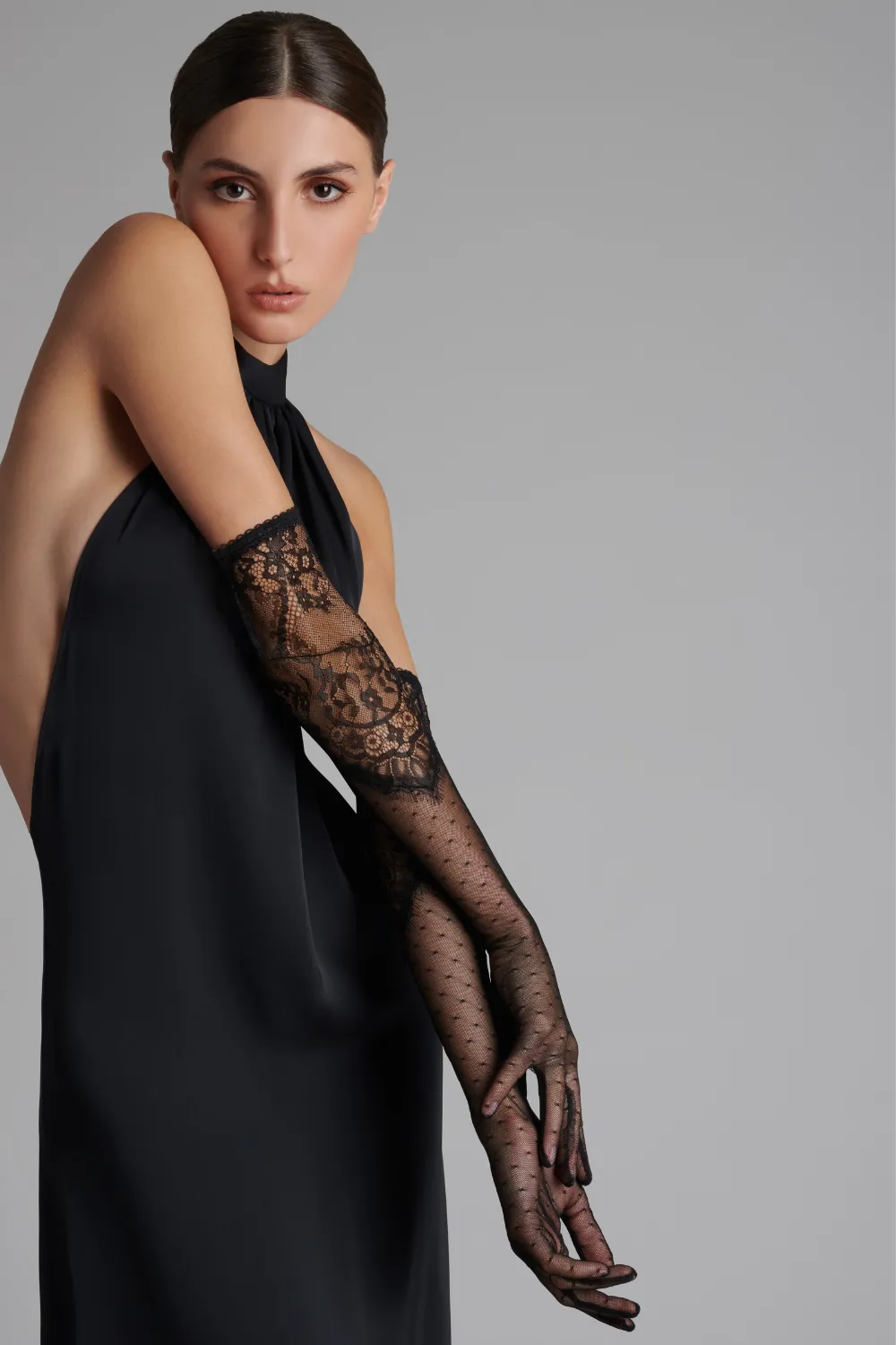 Inspiration Divine Long Lace Gloves