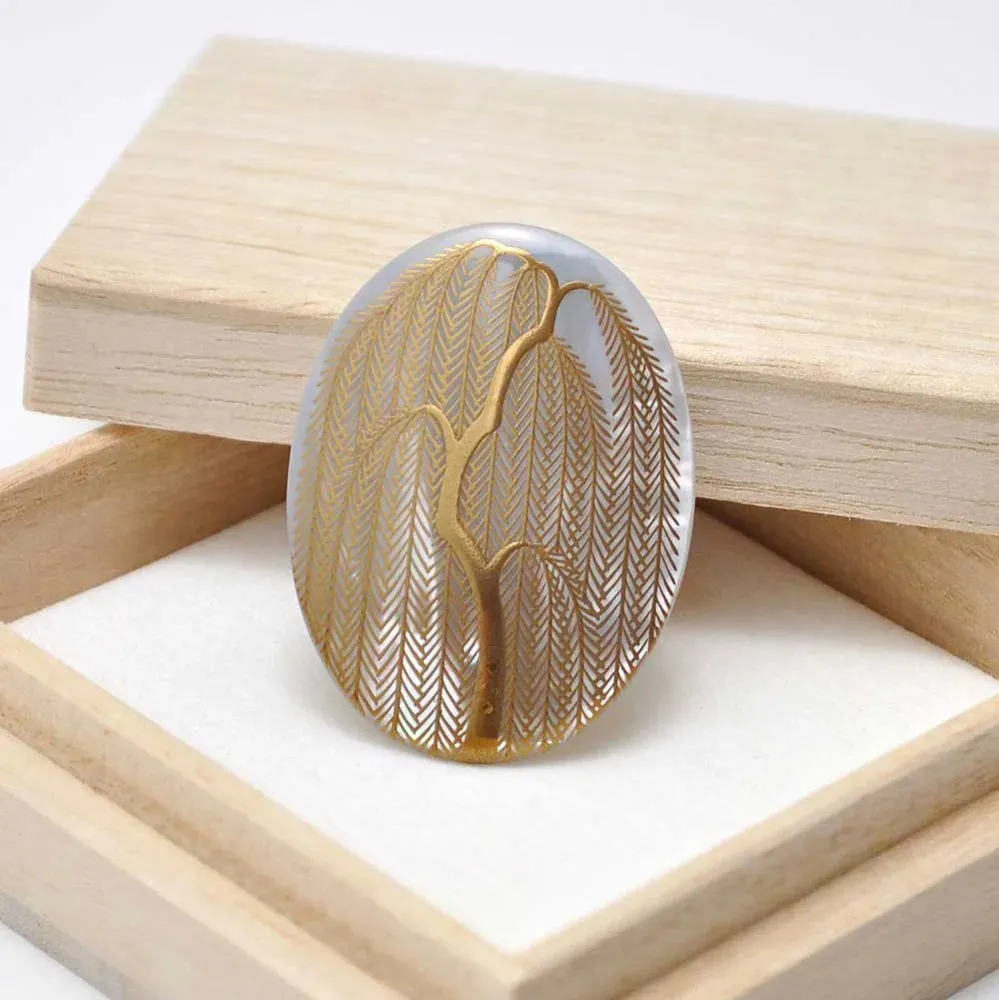 Maki-e Urushi Lacquer Brooch - White South Sea Pearl Shell / Willow Tree -, Traditional Japanese Urushi Lacquer Jewelry