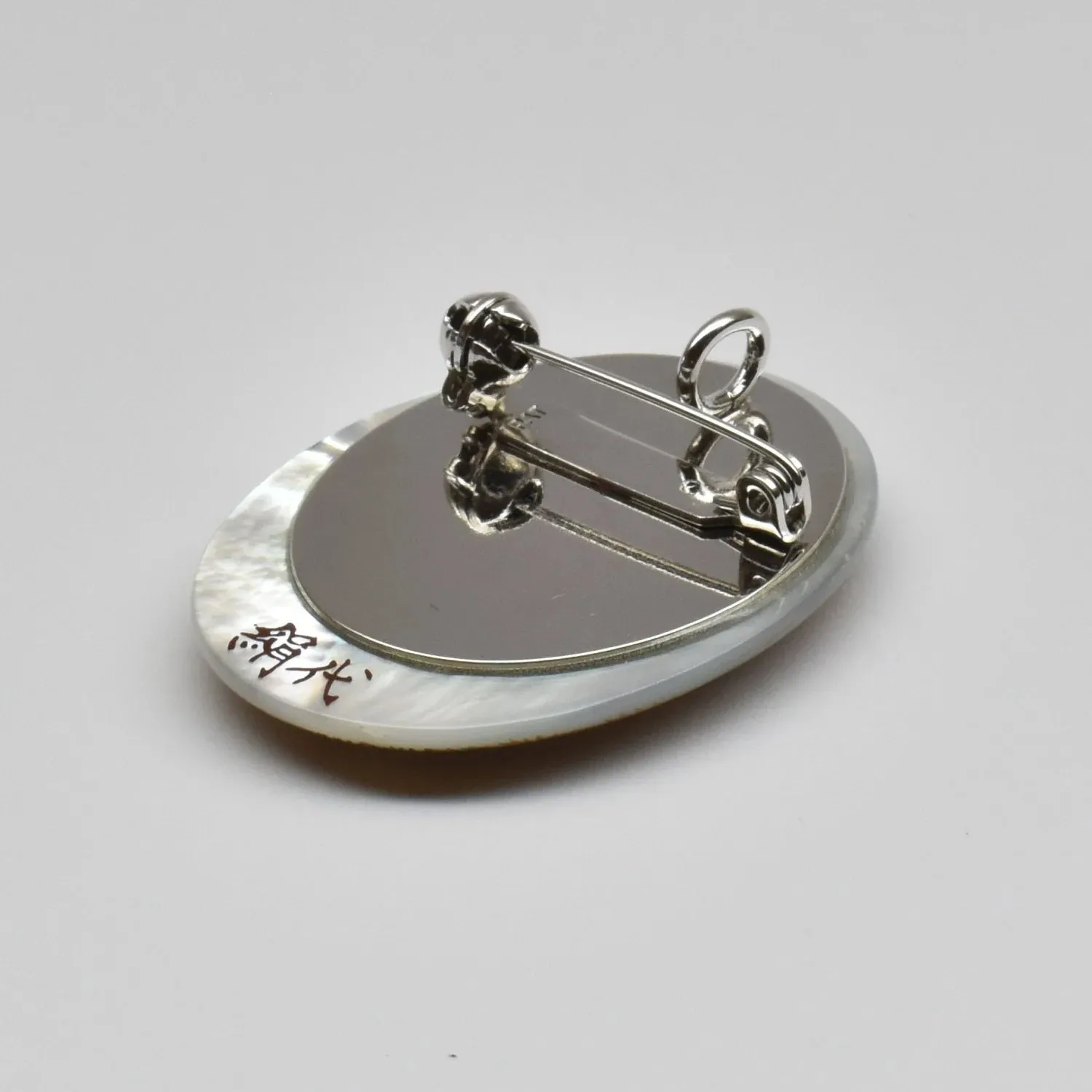 Maki-e Urushi Lacquer Brooch - White South Sea Pearl Shell / Willow Tree -, Traditional Japanese Urushi Lacquer Jewelry