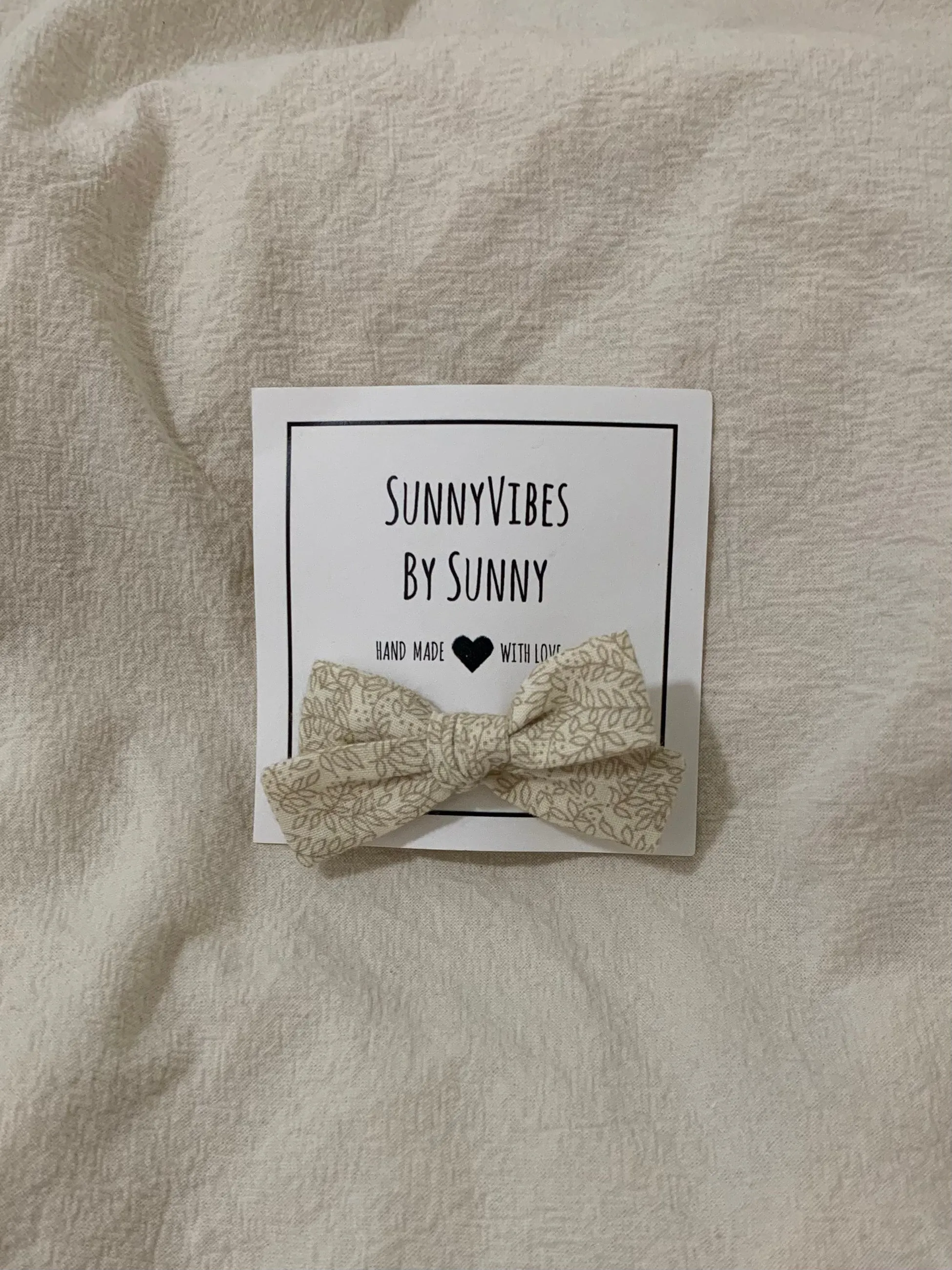 Perfect little bow hair pin